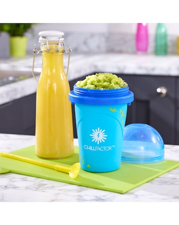 Chillfactor Slushy Maker Colour Shock - Totally Cool Blue