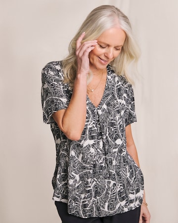 Julipa Printed Crinkle Short Sleeve Top