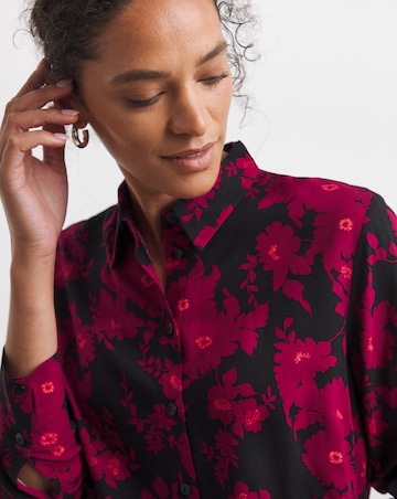 Dipped Back Long Sleeve Shirt