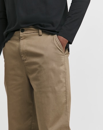 Loose Fit Chino