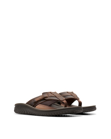 Clarks Wesley Leather Flip Flop - Brown