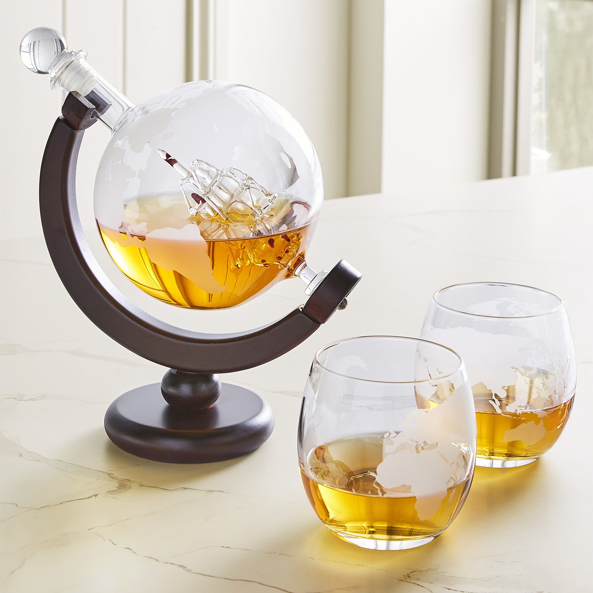 Globe decanter and glasses set
