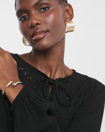 Textured Crinkle Broderie Yoke Trim Blouson Sleeve Blouse