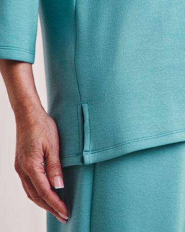 Julipa Funnel Neck Scuba Jumper