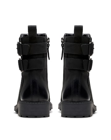 Clarks Orinoco2 Bay Buckle Chunky Leather Boot Standard Fit