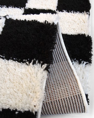 Snug Check Rug
