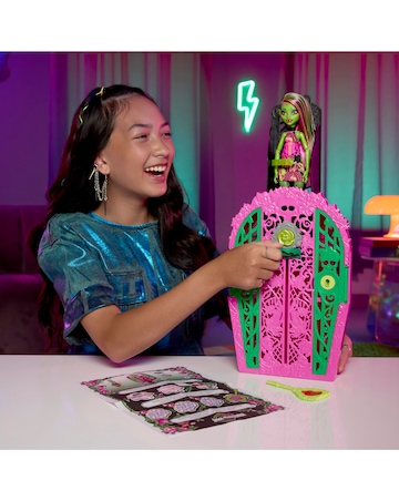 Monster High Skulltimate Secrets Venus Doll