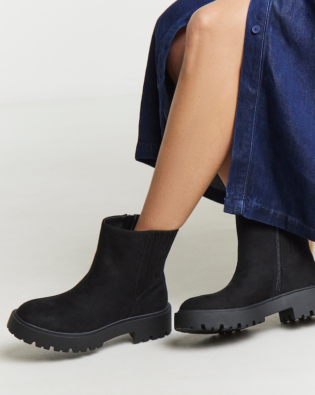 Wren Stretch Gusset Chelsea Boots - Extra Wide Fit (EEE)