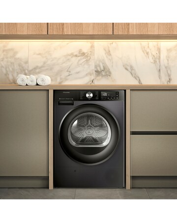 Hisense 3S Series DH3S802BB3 WiFi-enabled 8kg Heat Pump Tumble Dryer - Black