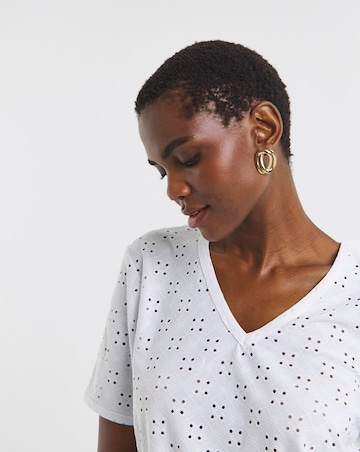 White V-Neck Broderie T-Shirt