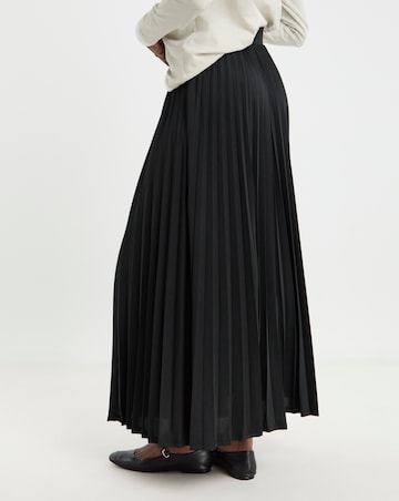 Black Pleated Pull On Jersey Maxi Skirt