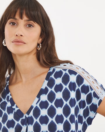 V Neck Grown on Sleeve Trim Insert Longline Top