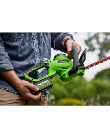 Greenworks 24V 56cm 18mm Cordless Hedge Trimmer Inc 2AH Battery & 0.5A Charger