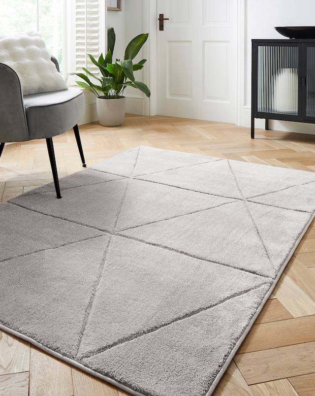 Sara Carved Triangle Rug