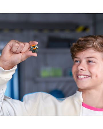 Mr Beast Lab Swarms Mega Lab 12-Pack Figures