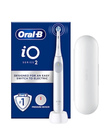 Oral-B iO2 Series Simple White + Travel Case