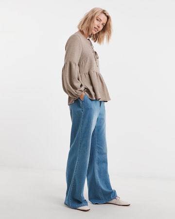 Tie Front Balloon Sleeve Top