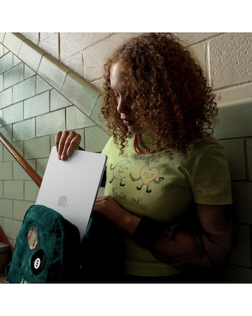 Apple MacBook Air (M5, 2026) 15in 10-core CPU 10-core GPU 16GB 512GB - Silver