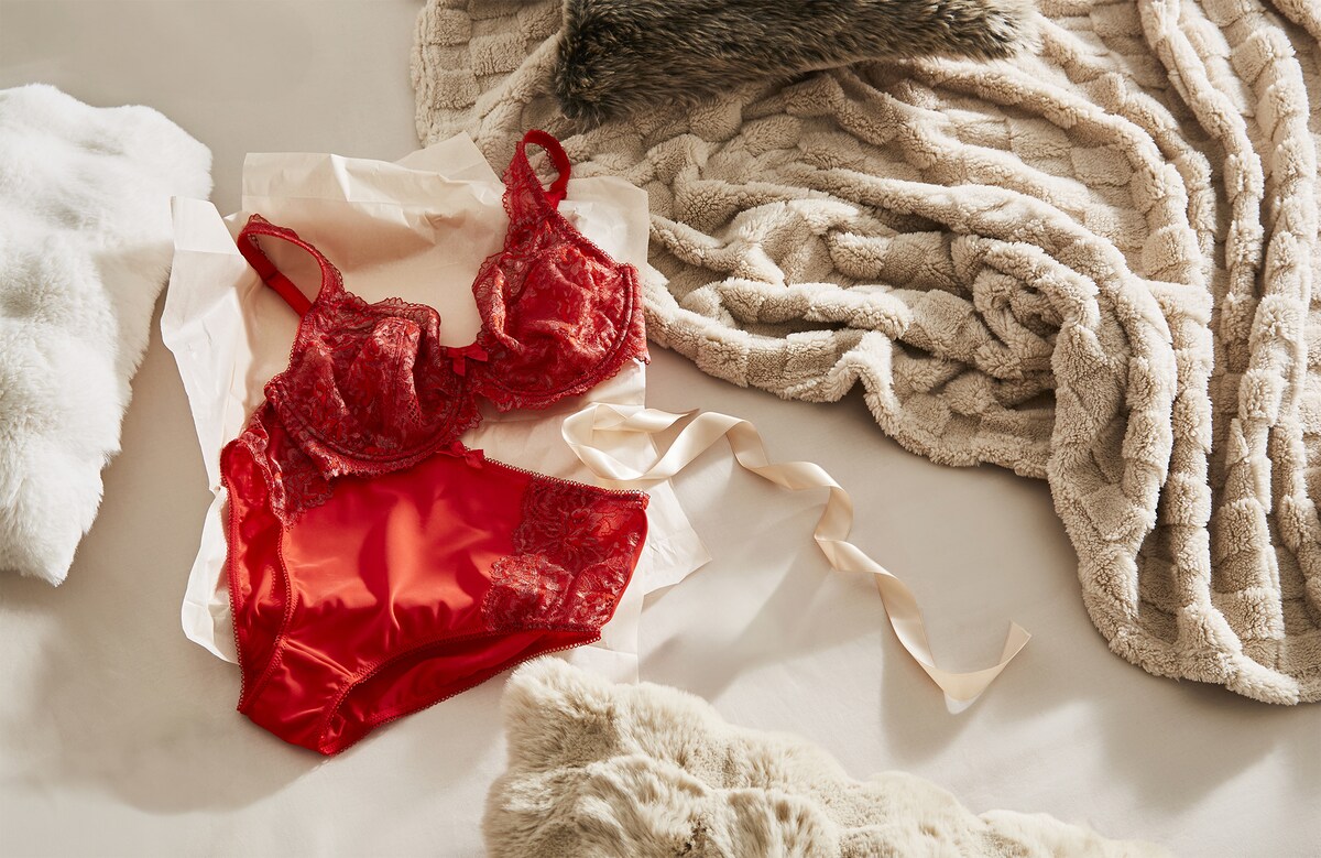 Red lingerie set