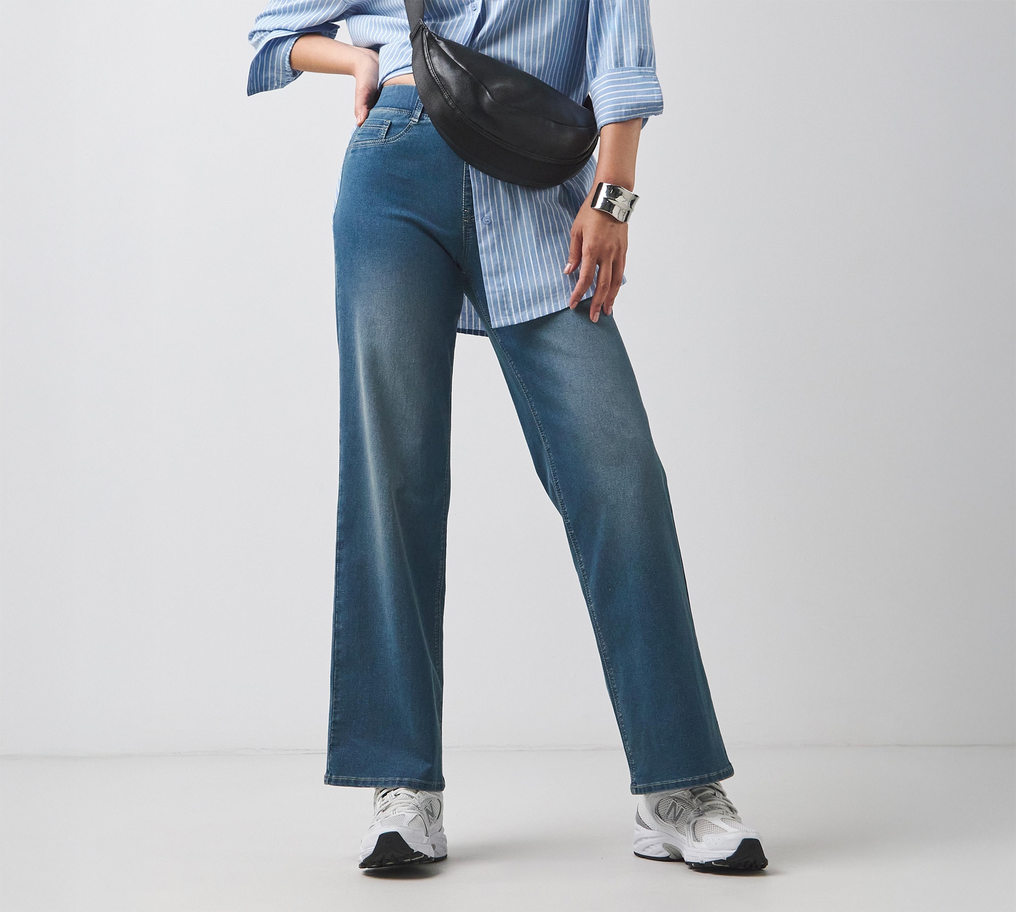 Lady wearing blue jeans