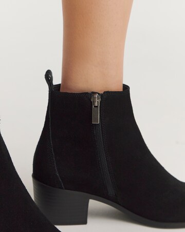 Michelle Suede Western Ankle Boot Standard D Fit