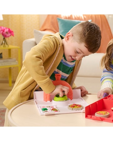 Kinetic Sand Squish Pizza