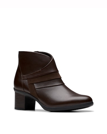 Clarks Shaya Sky Leather Boot Standard Fit