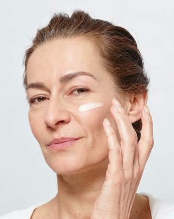 L'Oreal Paris Cell Renew Day Cream With SPF 30 50ml