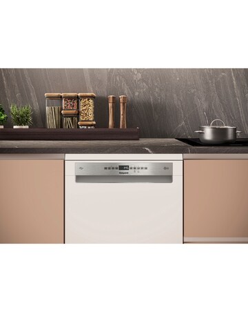 Hotpoint HD7FHP33UK Full Size Dishwasher - 14 Place Settings - White + Install