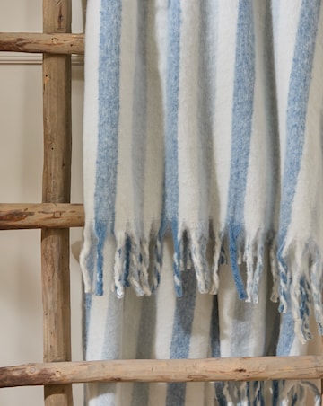 Wylder Beechwood Stripe Throw 140x180cm