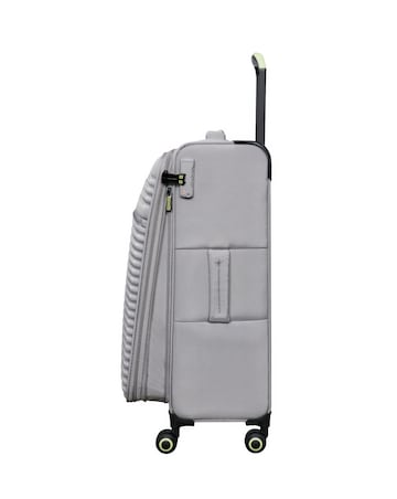 IT Luggage Circulator Medium Suitcase