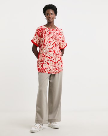 Red Print Woven Front Longline Curved Hem Top