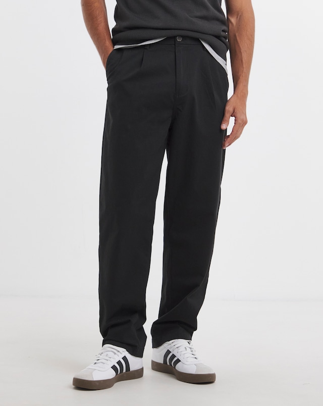 Pleat Front Loose Tapered Fit Chino