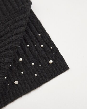 Pearl Detail Knitted Scarf