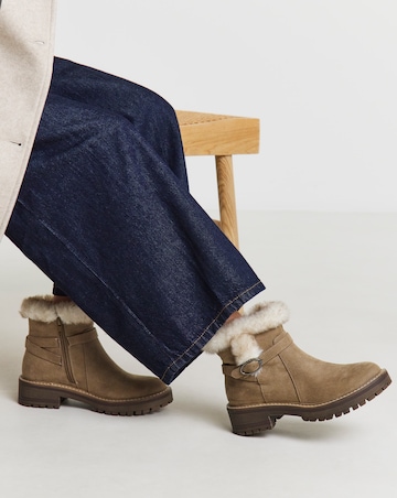 Heavenly Soles Alto Chunky Ankle Boots with Faux Fur Trim - Extra Wide Fit (EEE)