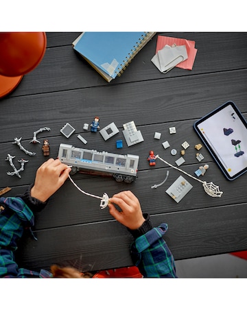 LEGO Marvel Spider-Man vs. Doc Ock Subway Train Scene, Super Hero Building 76321