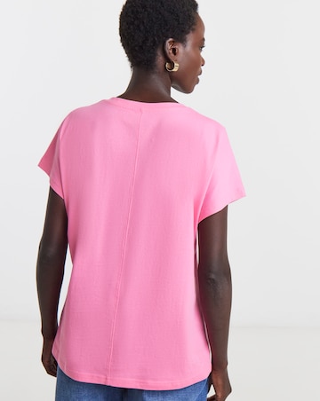 THE V NECK T-SHIRT