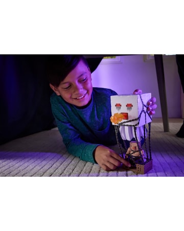 Minecraft Blast Attack Ghast Action Figure Set