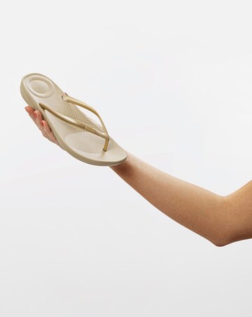 Fitflop IQushion Ergonomic Toe Post Flip Flops Standard D Fit