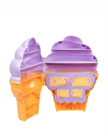 Cookeez Makery Yum Yumz Collector Case with 6 Plush Toys