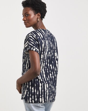 Pure Cotton The V Neck Printed T-Shirt