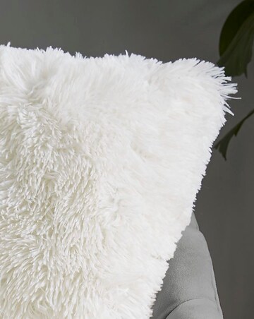 Catherine Lansfield Shaggy Fleece Cushion