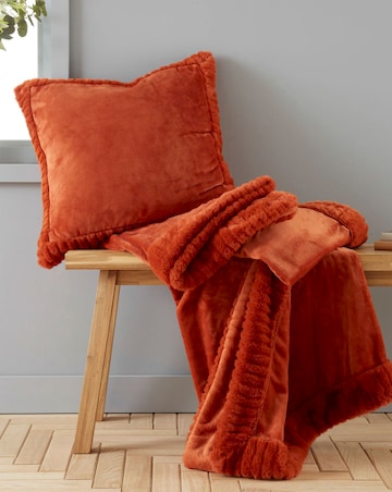 Catherine Lansfield Velvet Faux Fur Cosy Throw