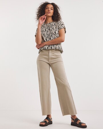 Mono Print Short Sleeved Curved Hem Longline Top