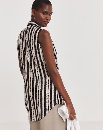 Dipped Back Sleeveless Shirt