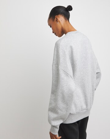 Under Armour Rival Fleece Oversized Crew Neck Sweatshirt