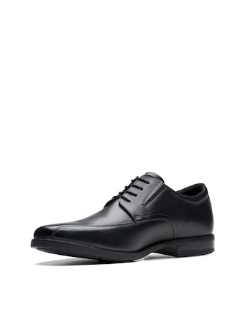 Clarks Howard Over Leather Shoe - Black