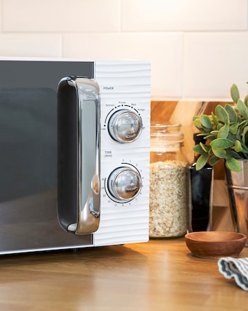 Russell Hobbs RHM1731 17Litre Inspire Compact Manual Microwave - White