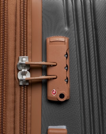 IT Luggage Clarify Medium Suitcase