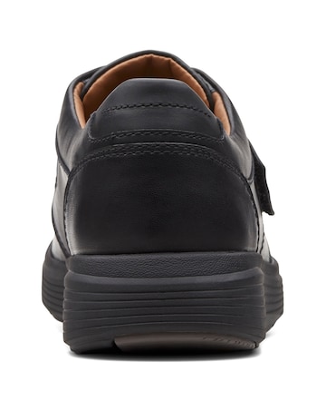 Clarks Un Abode Strap Wide Fit Shoes - Black